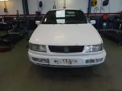 Veicolo di demolizione VOLKSWAGEN PASSAT BERLINA (3A2) 2.0 dell'anno 1996 alimentato ADY