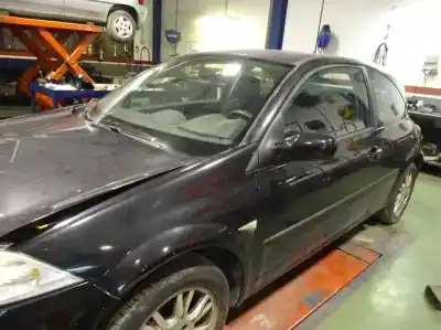 Veículo de Sucata renault megane ii berlina 5p 1.4 16v do ano 2008 alimentado k4j d7