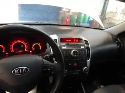 Veículo de Sucata kia ceed (ed) 1.6 crdi 115 do ano 2012 alimentado d4fb