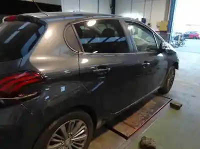 Veículo de Sucata peugeot 208 style do ano 2017 alimentado hm01