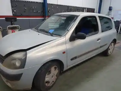 Sloopvoertuig renault clio ii fase ii (b/cb0) 1.2 van het jaar 2002 aangedreven d7f g7