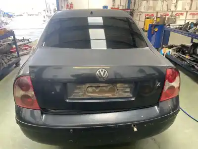 Veículo de Sucata volkswagen passat berlina (3b3) 1.9 tdi do ano 2004 alimentado awx