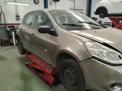 Veículo de Sucata renault clio iii 1.5 dci diesel do ano 2010 alimentado k9k m7