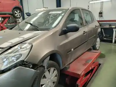 Veículo de Sucata renault clio iii 1.5 dci diesel do ano 2010 alimentado k9k m7
