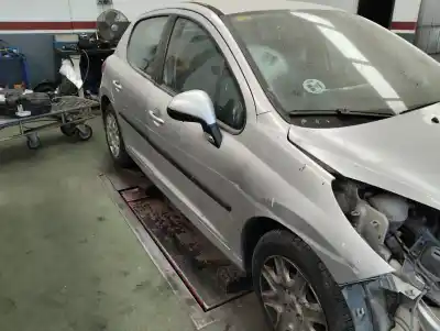 Veículo de Sucata peugeot 207 confort do ano 2009 alimentado 8hz