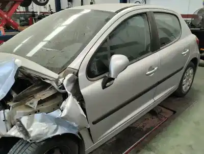 Veículo de Sucata peugeot 207 confort do ano 2009 alimentado 8hz