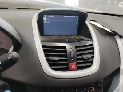 Veículo de Sucata peugeot 207 confort do ano 2009 alimentado 8hz