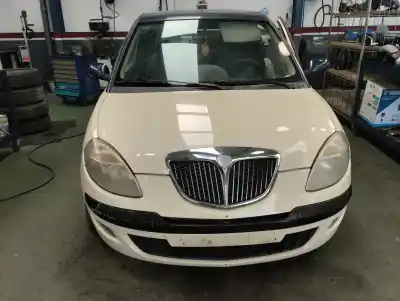 Veicolo di demolizione LANCIA YPSILON (101) 1.2 8V dell'anno 2006 alimentato 188A4000