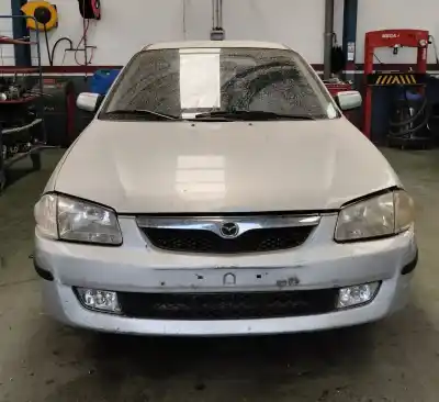 Véhicule à la ferraille MAZDA 323 BERLINA F/S (BJ)  de l'année 2000 alimenté FP