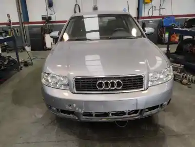 Verschrottungsfahrzeug AUDI A4 BERLINA (8E)  des Jahres 2004 angetrieben AWA