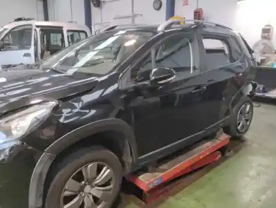 Sloopvoertuig peugeot 2008 (--.2013->) 1.2 16v vti van het jaar 2019 aangedreven hm05