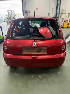 Véhicule à la ferraille renault clio ii fase ii (b/cb0) 1.2 16v de l'année 2005 alimenté d4f g7