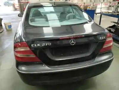 Vehicul casat mercedes-benz clase clk (w209) coupe clk 270 cdi al anului 2003 alimentat 612 967 d