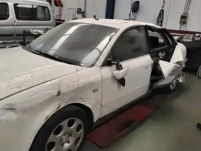Sloopvoertuig audi a6 (4b) 1.9 tdi 131 cv van het jaar 2002 aangedreven avf