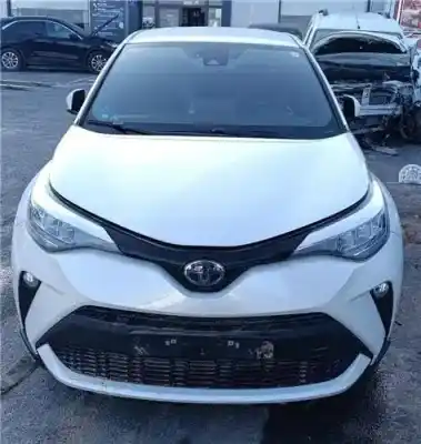 Véhicule à la ferraille toyota c-hr (_x1_) 1.8 hybrid (zyx10_, zyx11_) de l'année 2023 alimenté 2zr-fxe