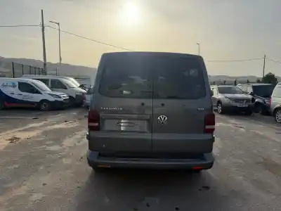 Véhicule à la ferraille volkswagen multivan v (7hm, 7hn, 7hf, 7ef, 7em, 7en) 2.0 tdi de l'année 2009 alimenté caac,ccha