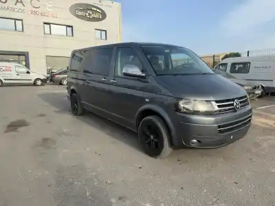 Véhicule à la ferraille volkswagen multivan v (7hm, 7hn, 7hf, 7ef, 7em, 7en) 2.0 tdi de l'année 2009 alimenté caac,ccha