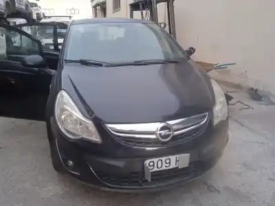 Veicolo di demolizione OPEL CORSA D  dell'anno 2013 alimentato A12XER