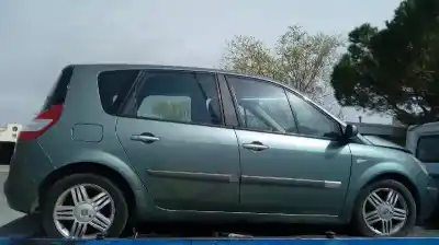 Veicolo di demolizione RENAULT SCENIC II  dell'anno 2006 alimentato K9K728