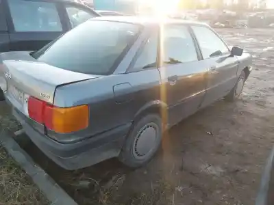 Sloopvoertuig audi 80 (811/813) 1.8 van het jaar 1990 aangedreven 
