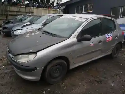 Veicolo di demolizione peugeot                                            206+                                                                                                                                                                                                                                                       1.1                                                                                                                                                                                                                                                        dell'anno 2000 alimentato 