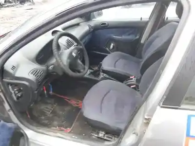 Veicolo di demolizione peugeot                                            206+                                                                                                                                                                                                                                                       1.1                                                                                                                                                                                                                                                        dell'anno 2000 alimentato 