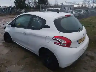 Veículo de Sucata peugeot 208 1.2 12v vti do ano 2013 alimentado hm01