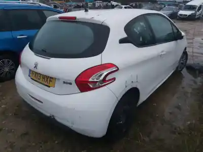 Veículo de Sucata peugeot 208 1.2 12v vti do ano 2013 alimentado hm01