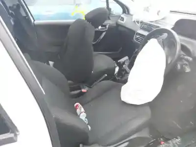 Veículo de Sucata peugeot 208 1.2 12v vti do ano 2013 alimentado hm01