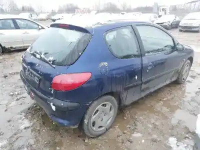 Véhicule à la ferraille peugeot                                            206+                                                                                                                                                                                                                                                       1.4                                                                                                                                                                                                                                                        de l'année 1999 alimenté 