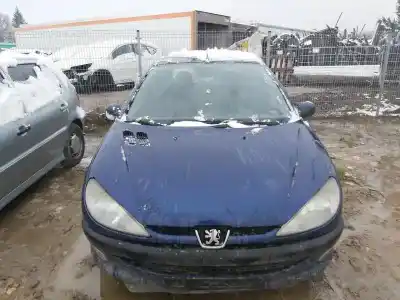 Véhicule à la ferraille peugeot                                            206+                                                                                                                                                                                                                                                       1.4                                                                                                                                                                                                                                                        de l'année 1999 alimenté 