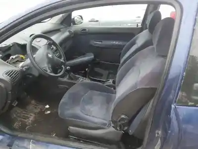 Veicolo di demolizione peugeot                                            206+                                                                                                                                                                                                                                                       1.4                                                                                                                                                                                                                                                        dell'anno 1999 alimentato 