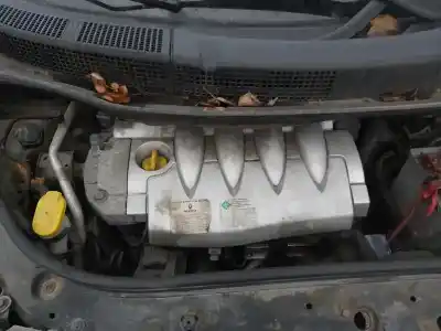 Sloopvoertuig renault scenic ii 1.6 16v van het jaar 2004 aangedreven k4m782