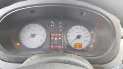 Здавання транспортного засобу renault   року 2005 потужний  Здавання транспортного засобу renault   року 2005 потужний