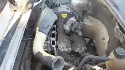 Здавання транспортного засобу renault   року 2005 потужний  Здавання транспортного засобу renault   року 2005 потужний