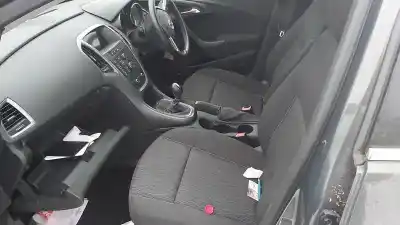 Véhicule à la ferraille opel astra j lim. 1.6 cdti dpf de l'année 2015 alimenté b16dtl