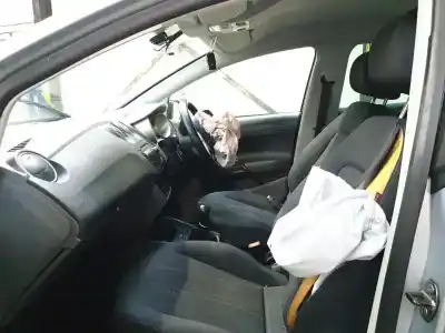 Veículo de Sucata seat ibiza (6j5) 1.4 16v do ano 2011 alimentado cgg