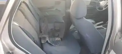 Veicolo di demolizione kia cerato 1.6 lx berlina dell'anno 2004 alimentato g4ed