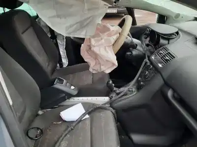 Veicolo di demolizione opel meriva b 1.7 16v cdti dell'anno 2011 alimentato a17dtc