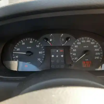 Здавання транспортного засобу renault   року 2001 потужний k4j750