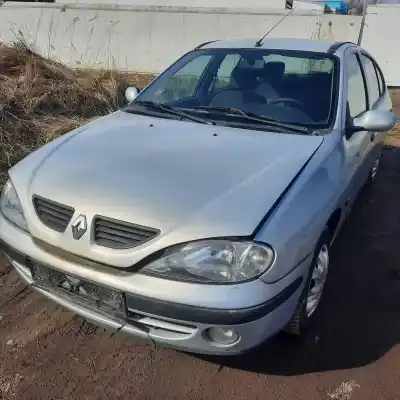 Здавання транспортного засобу renault   року 2001 потужний k4j750