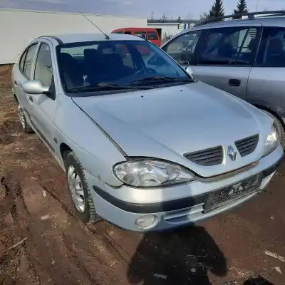 Здавання транспортного засобу renault   року 2001 потужний k4j750