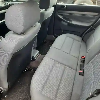 Здавання транспортного засобу audi a4, b5 1994.11 - 1999.09 1.6 74kw 1994.11 - 2000.10 року 1996 потужний adp