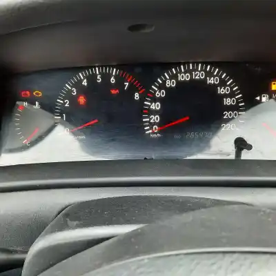 Sloopvoertuig toyota corolla (_e12_) 1.4 vvt-i (zze120_) van het jaar 2002 aangedreven 4zzfe