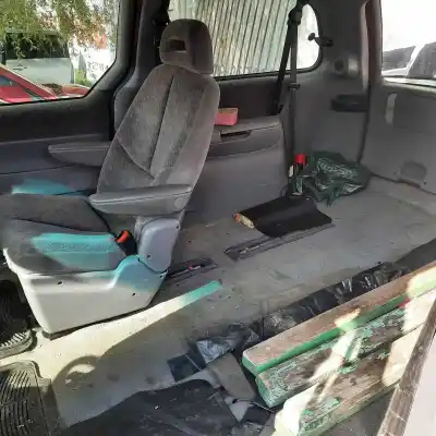 Veicolo di demolizione chrysler voyager (gs) 3.3 cat dell'anno 1999 alimentato ega