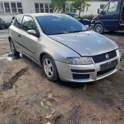 Veicolo di demolizione FIAT STILO (192) 1.9 JTD / 1.9 JTD 115 Active dell'anno 2002 alimentato 192A1000