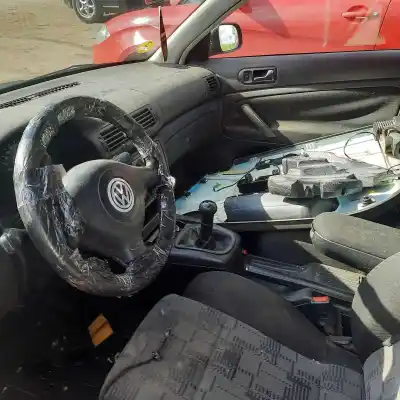 Veículo de Sucata volkswagen passat b5 (3b2) 1.6 do ano 1997 alimentado ahl