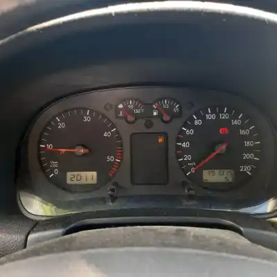 Veículo de Sucata volkswagen golf iv (1j1) 1.9 sdi do ano 1998 alimentado 