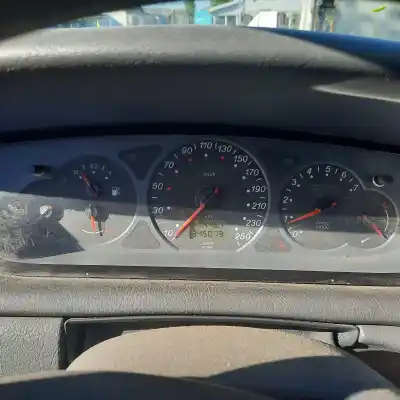 Veículo de Sucata citroen c5 i (dc_) 2.0 hdi (dcrhyb) do ano 2003 alimentado rhy