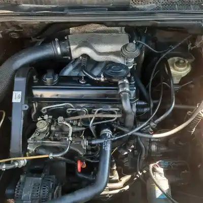 Sloopvoertuig volkswagen vento (1h2) 1.9 diesel van het jaar 1995 aangedreven 